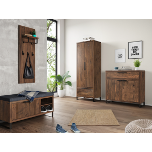 Šatní skříň do předsíně Wild - masiv borovice Wild Předsíň a šatna A2674