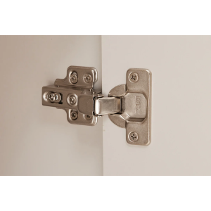 Vysoká komoda SAVOY 3D 130 CM bílá/mramor  Místnosti 47799