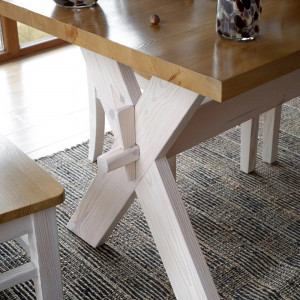Dřevěný stůl z masivu Corona Stell - výběr moření Corona Jídelní stoly MHMES160S