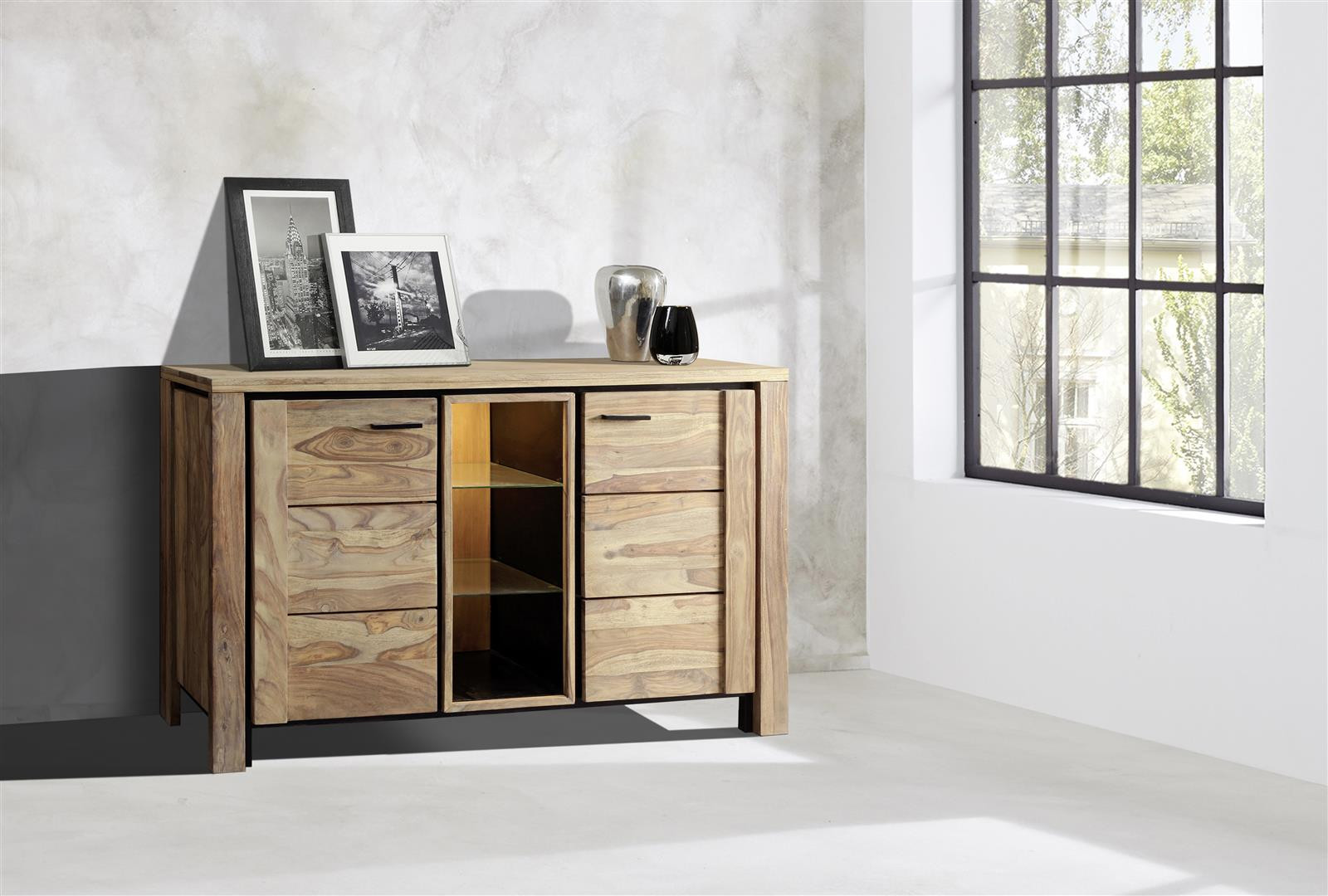 Komoda Příborník BANDUNG masiv sheesham 150/90/40 cm vč. LED - VÝPRODEJ  Místnosti BAN-9146